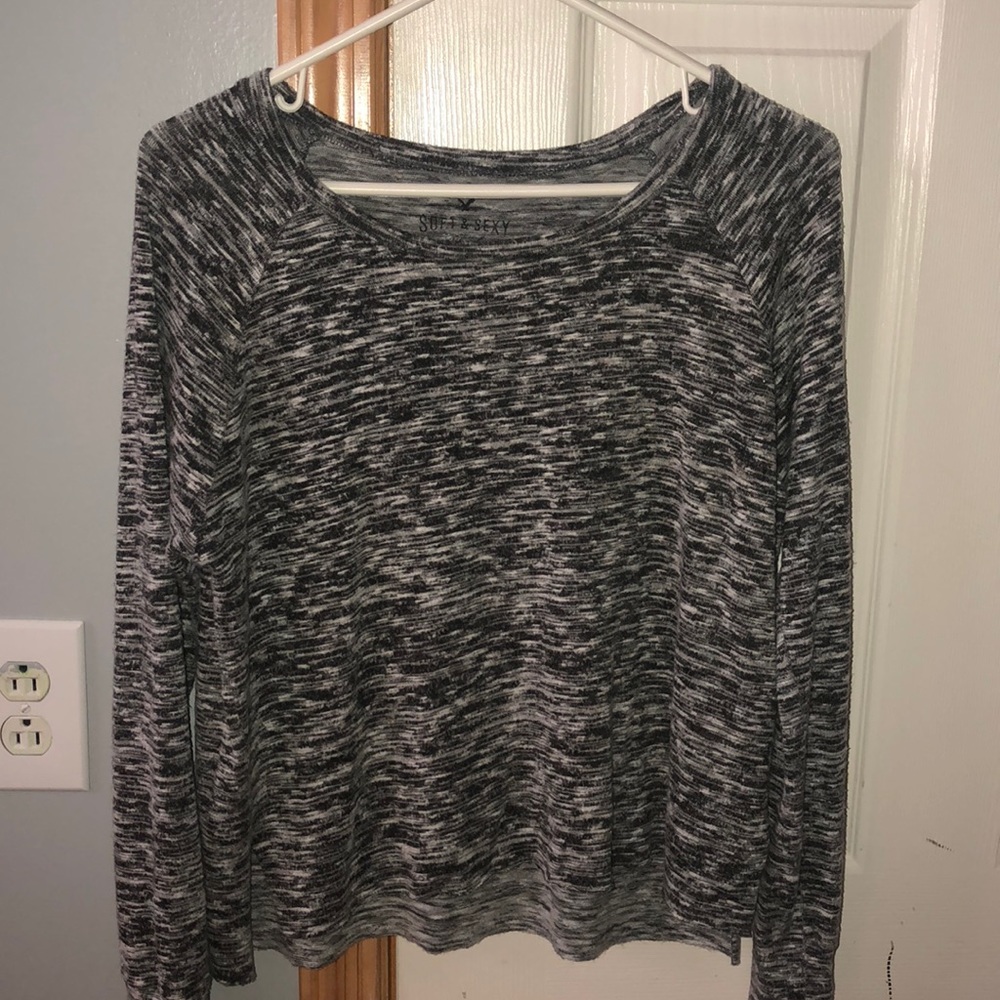 Long sleeve American Eagle shirt
